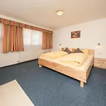 Apart Manuela Apartment *
