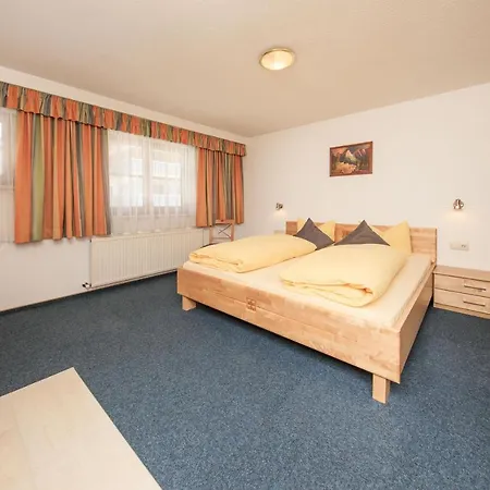 Apart Manuela Apartment *