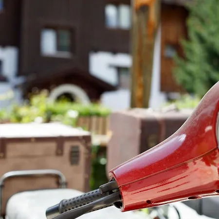 Manuela Ζόλντεν